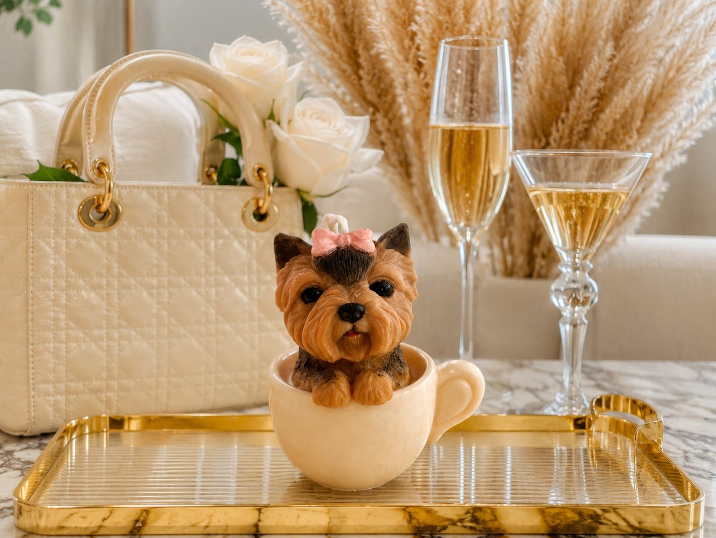 Vela Yorkshire Terrier en taza